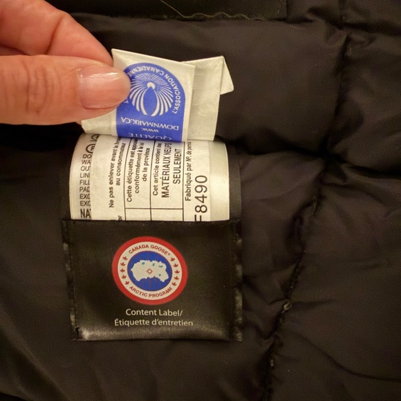 Canada Goose Down Parka – Women’s XS – Black – Excellent Condition - Picture 6 of 8